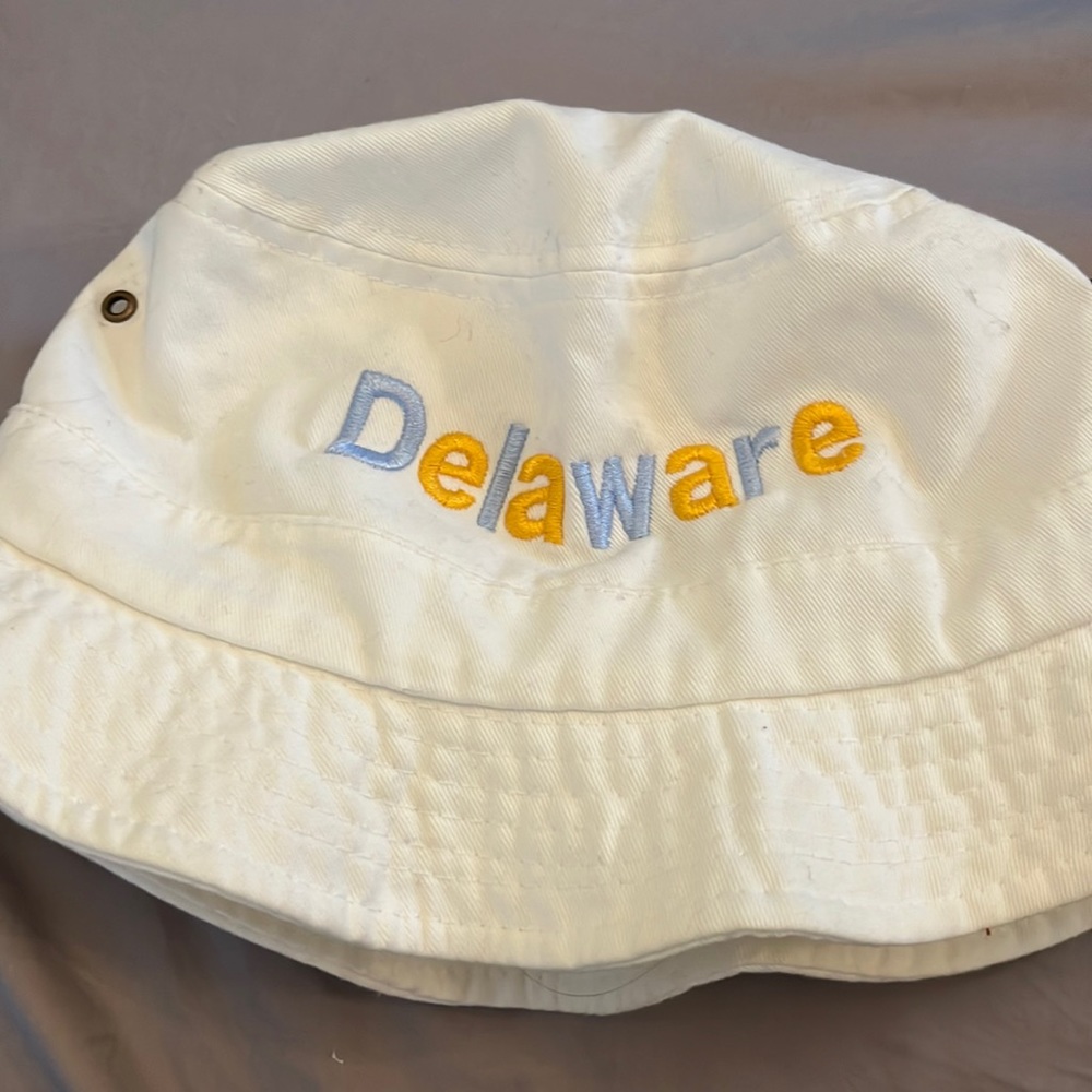 U Delaware bucket hat